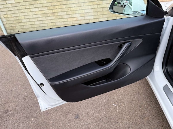 Used Tesla Model 3 2019 for sale - 76255877: Photo 61