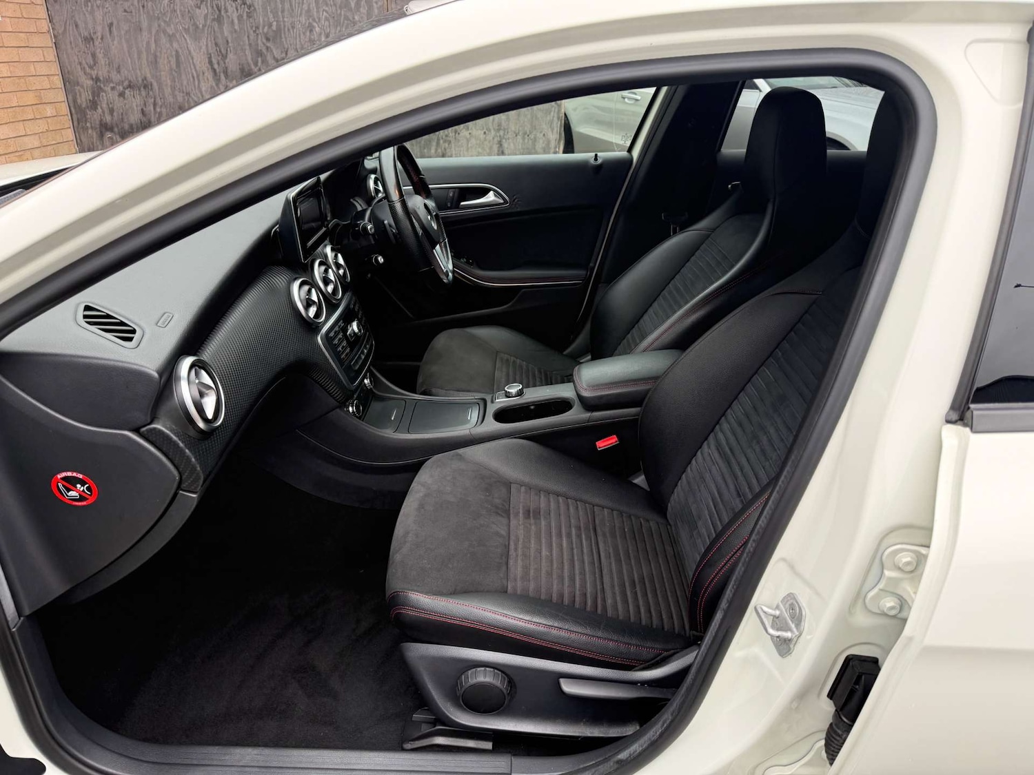 Used Mercedes-Benz A-Class 2014 for sale - 77988257: Photo 17