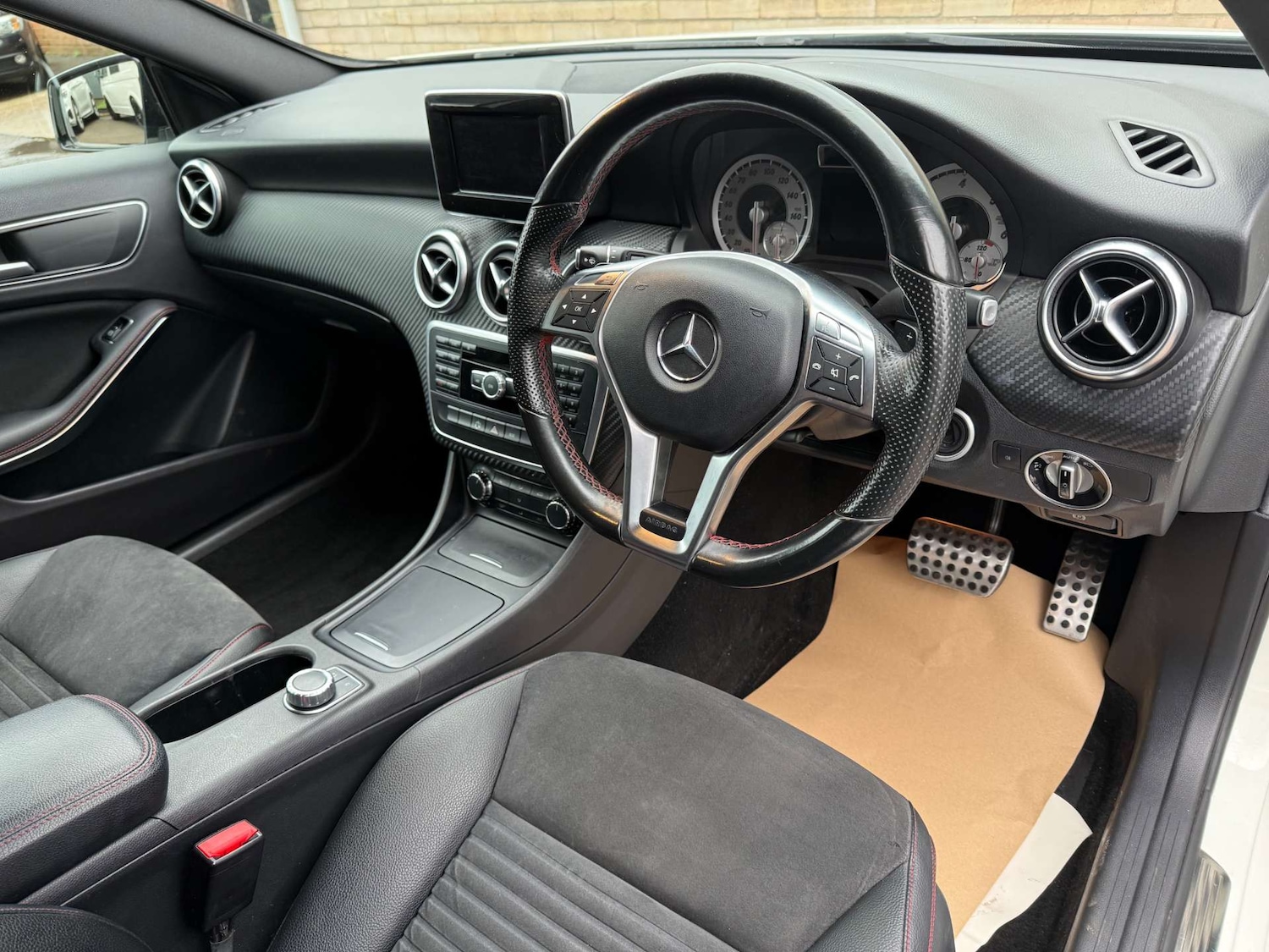 Used Mercedes-Benz A-Class 2014 for sale - 77988257: Photo 5