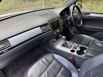 Used Volkswagen Touareg 2015 for sale - 78817231: Photo
