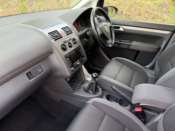 Used Volkswagen Touran 2009 for sale - 78066746: Photo