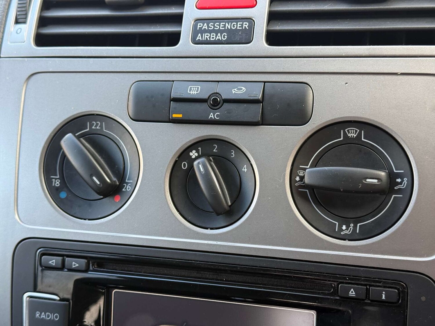 Used Volkswagen Touran 2009 for sale - 78066746: Photo 51