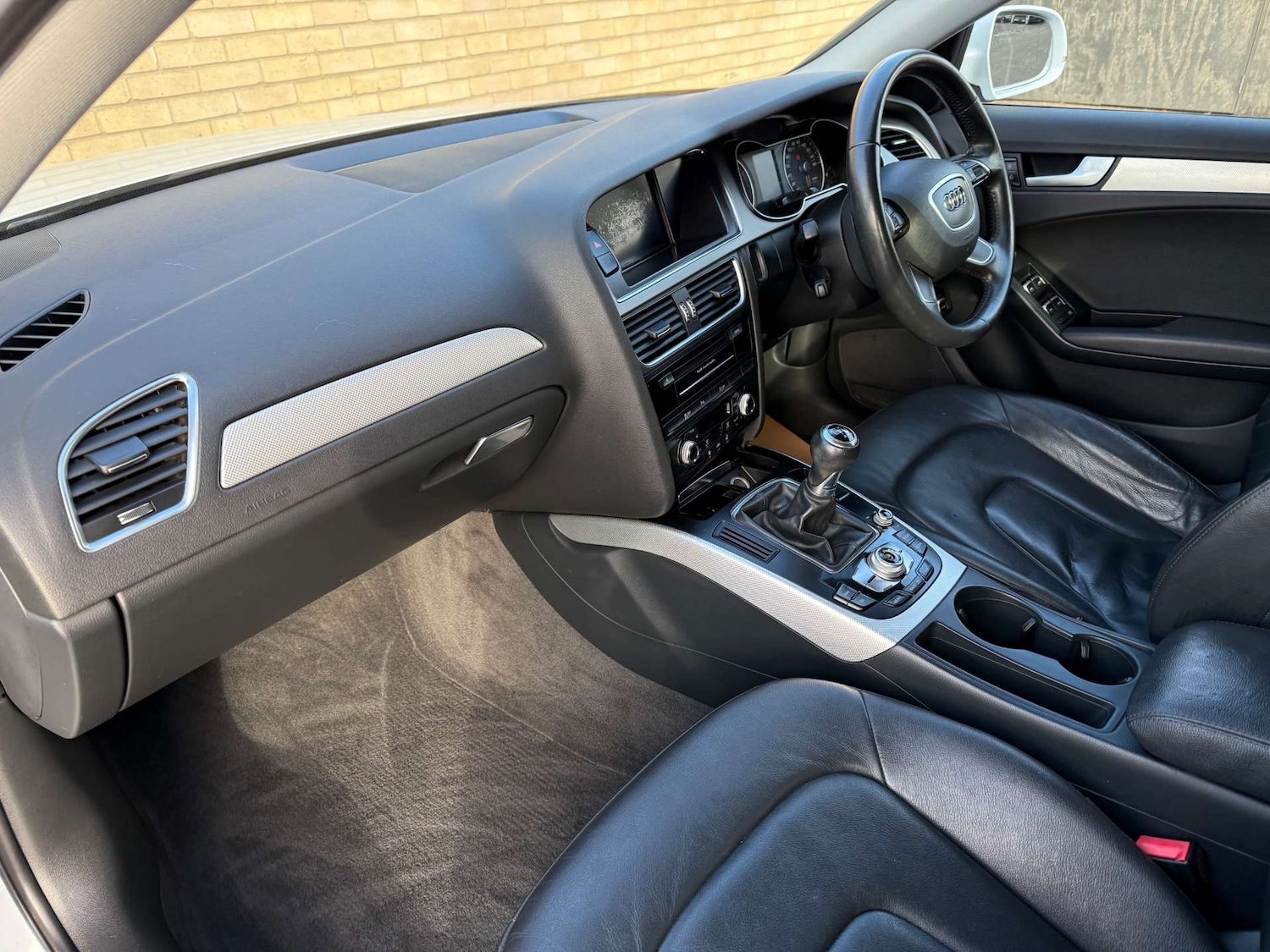 Used Audi A4 2014 for sale - 77172474: Photo 2