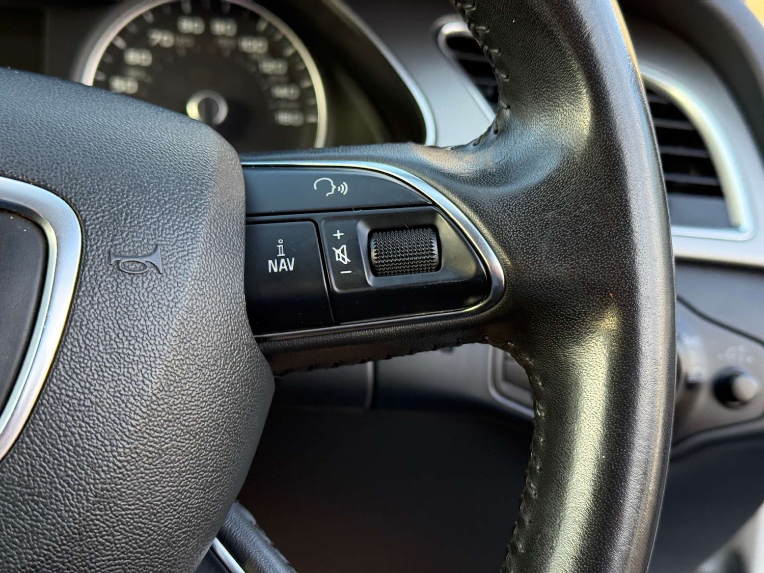 Used Audi A4 2014 for sale - 77172474: Photo 43