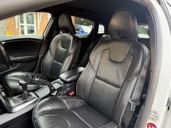 Used Volvo V40 2016 for sale - 76275284: Photo 25