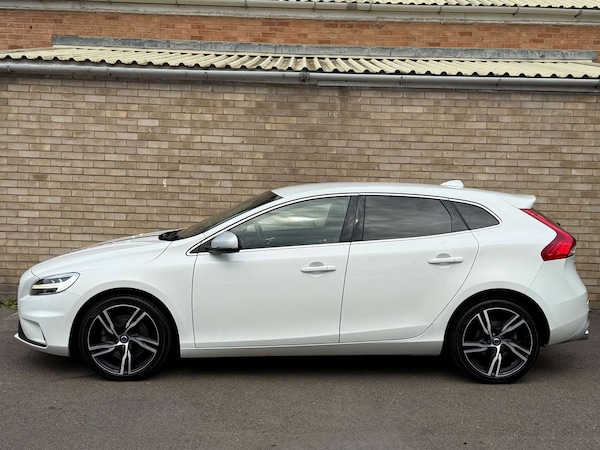 Used Volvo V40 2016 for sale - 76275284: Photo 29
