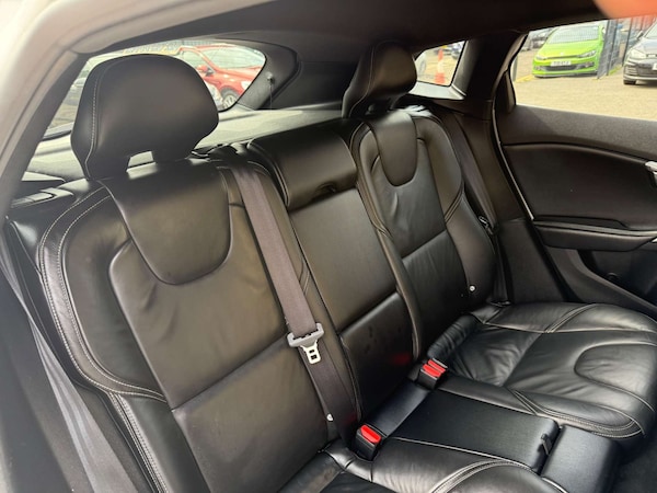 Used Volvo V40 2016 for sale - 76275284: Photo 31