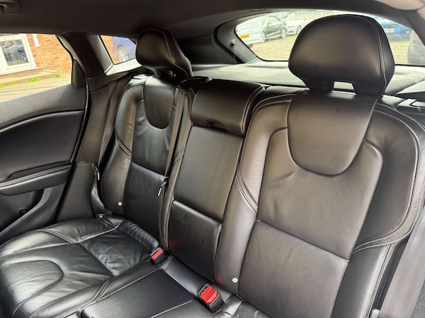 Used Volvo V40 2016 for sale - 76275284: Photo 37