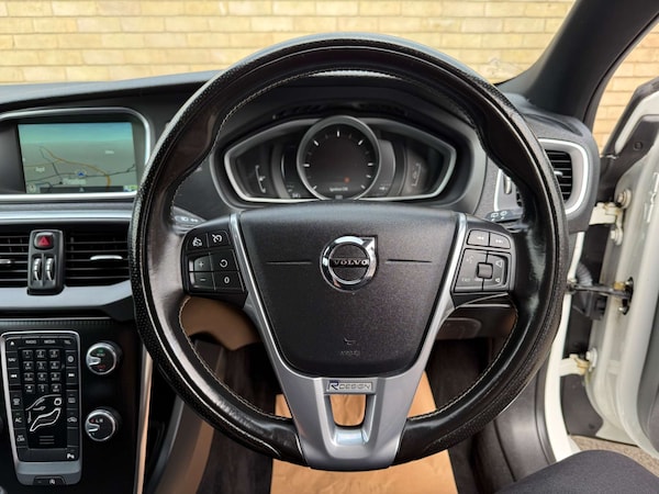 Used Volvo V40 2016 for sale - 76275284: Photo 46