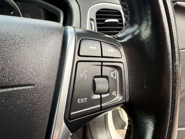 Used Volvo V40 2016 for sale - 76275284: Photo 48