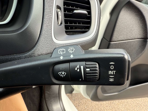 Used Volvo V40 2016 for sale - 76275284: Photo 50