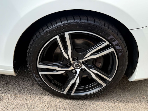Used Volvo V40 2016 for sale - 76275284: Photo 65