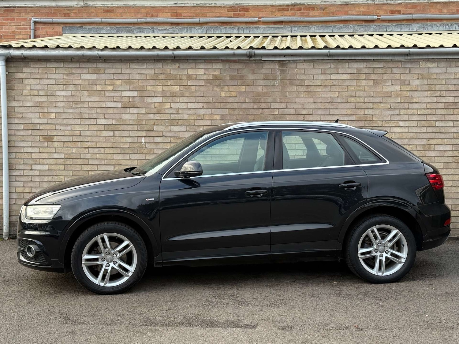Used Audi Q3 2013 for sale - 76453818: Photo 30