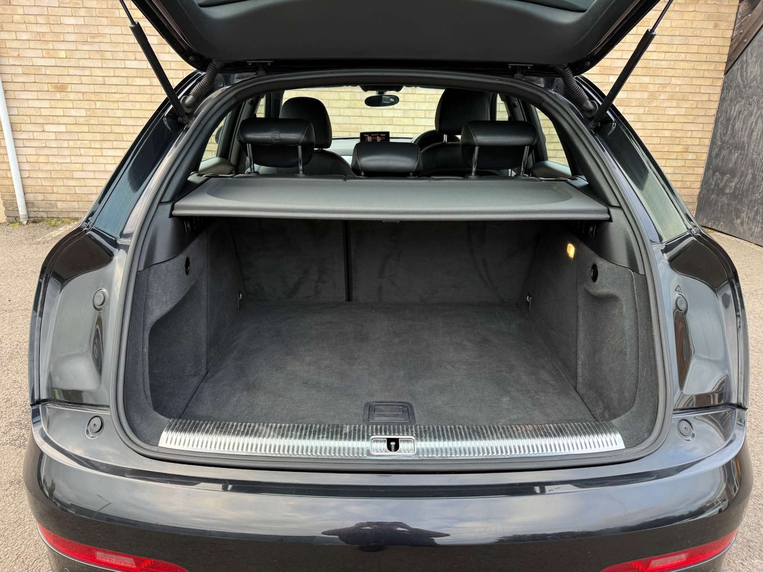 Used Audi Q3 2013 for sale - 76453818: Photo 41