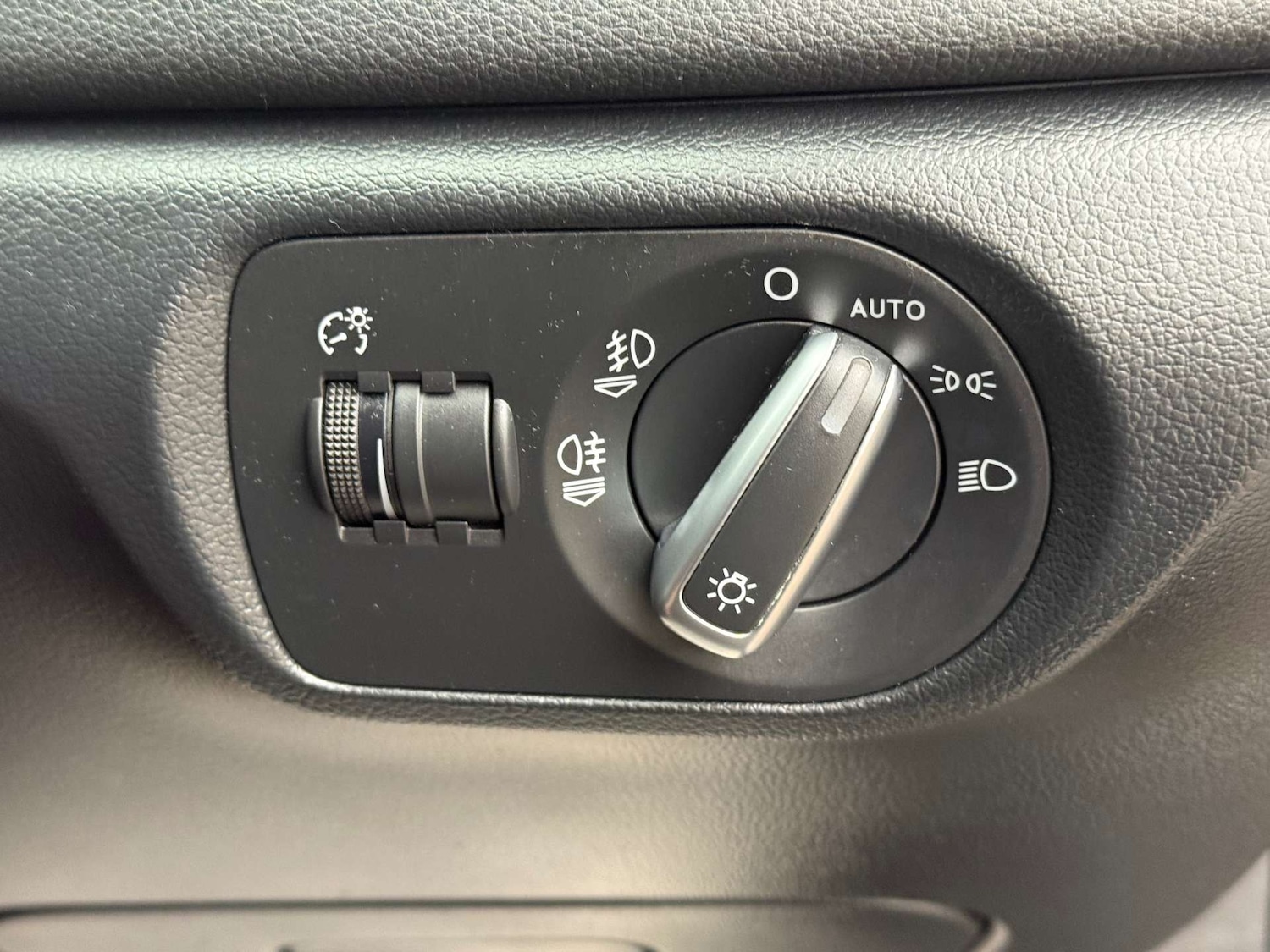 Used Audi Q3 2013 for sale - 76453818: Photo 47