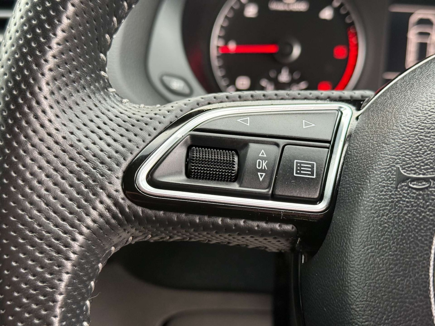 Used Audi Q3 2013 for sale - 76453818: Photo 50