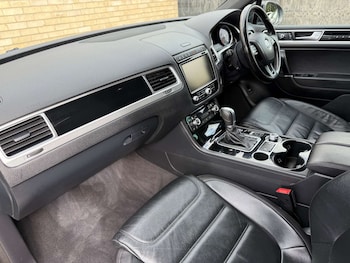 Used Volkswagen Touareg 2018 for sale - 76089433: Photo 3