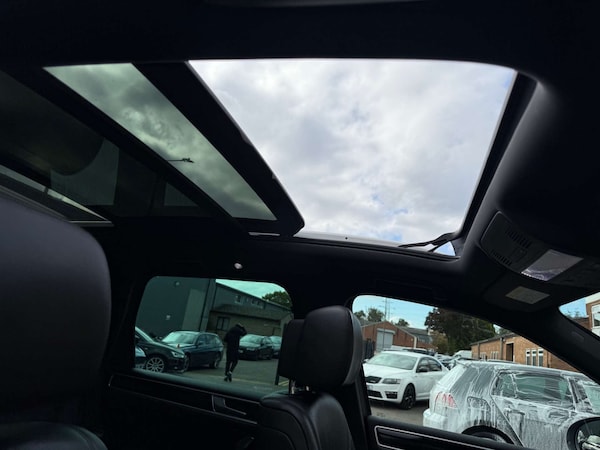 Used Volkswagen Touareg 2018 for sale - 76089433: Photo 46