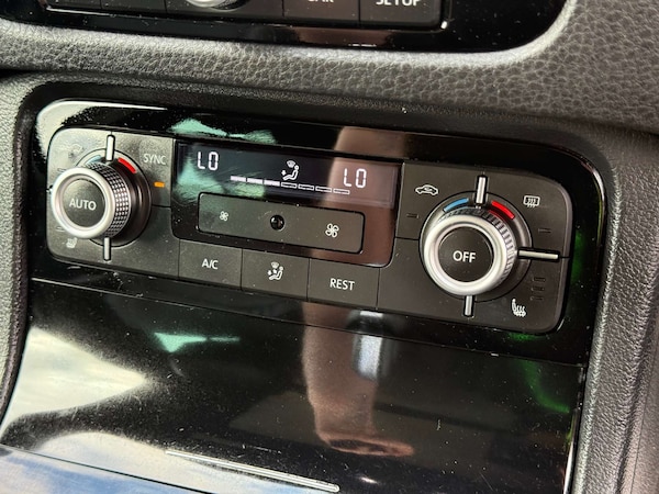 Used Volkswagen Touareg 2018 for sale - 76089433: Photo 63