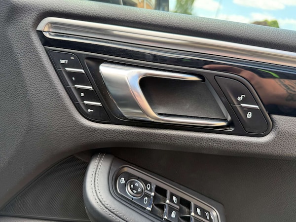 Used Porsche Macan 2017 for sale - 75179484: Photo 50