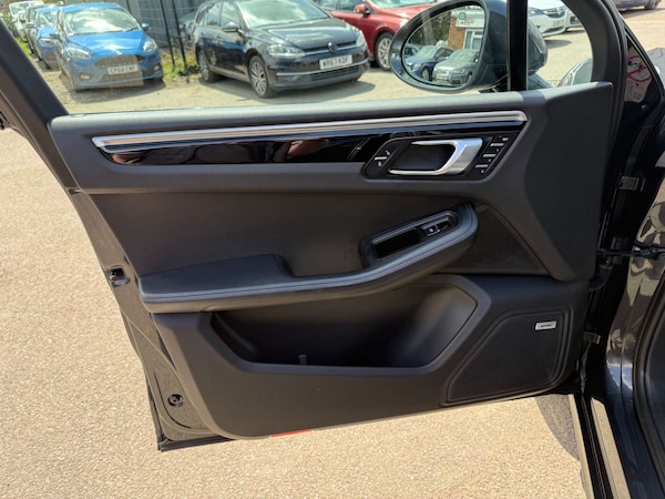 Used Porsche Macan 2017 for sale - 75179484: Photo 83