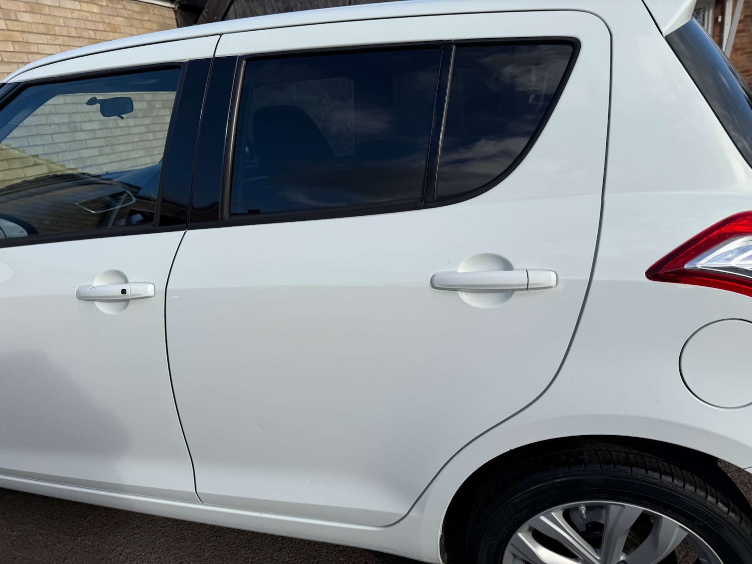 Used Suzuki Swift 2016 for sale - 76602019: Photo 76