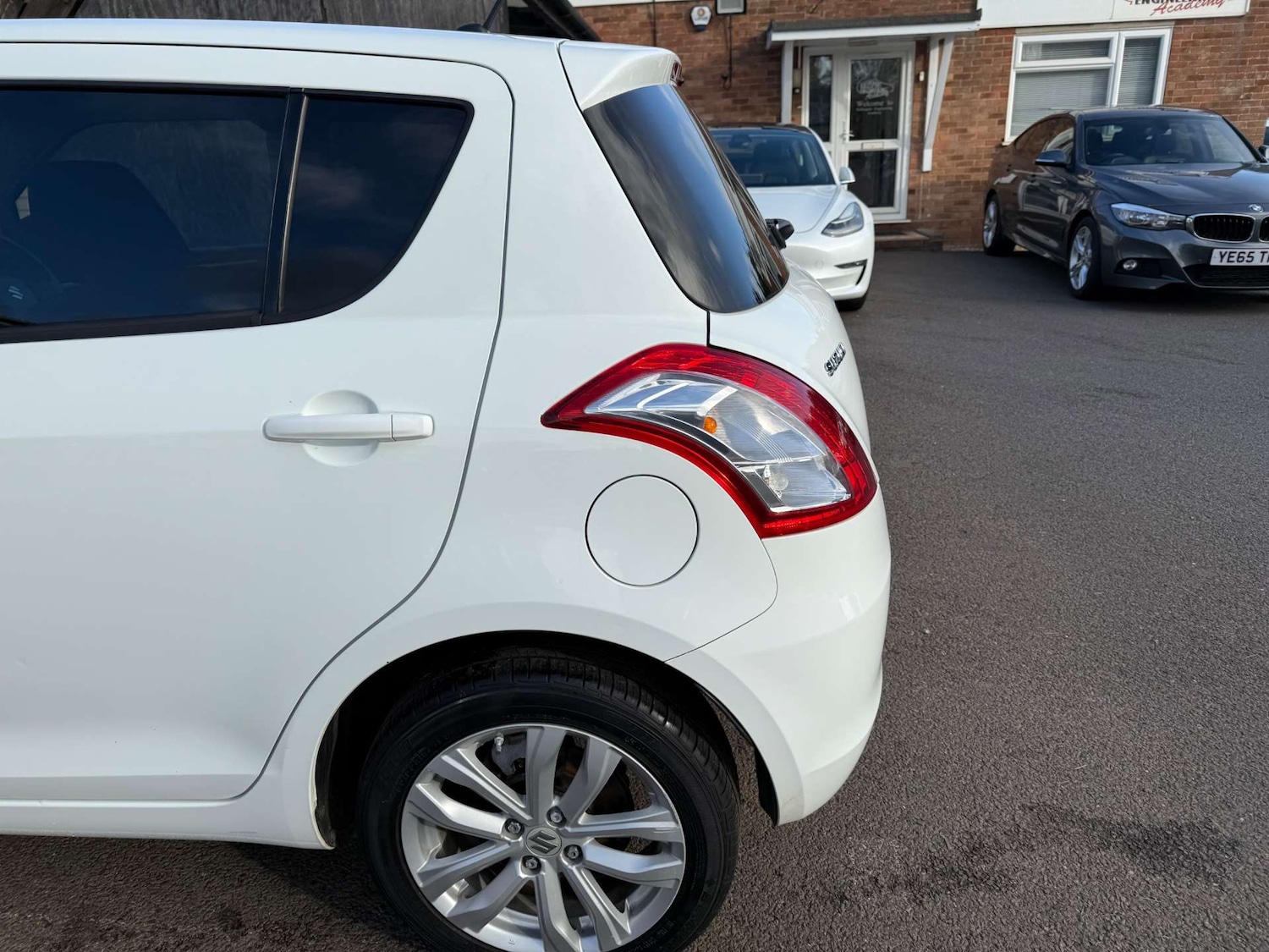 Used Suzuki Swift 2016 for sale - 76602019: Photo 77