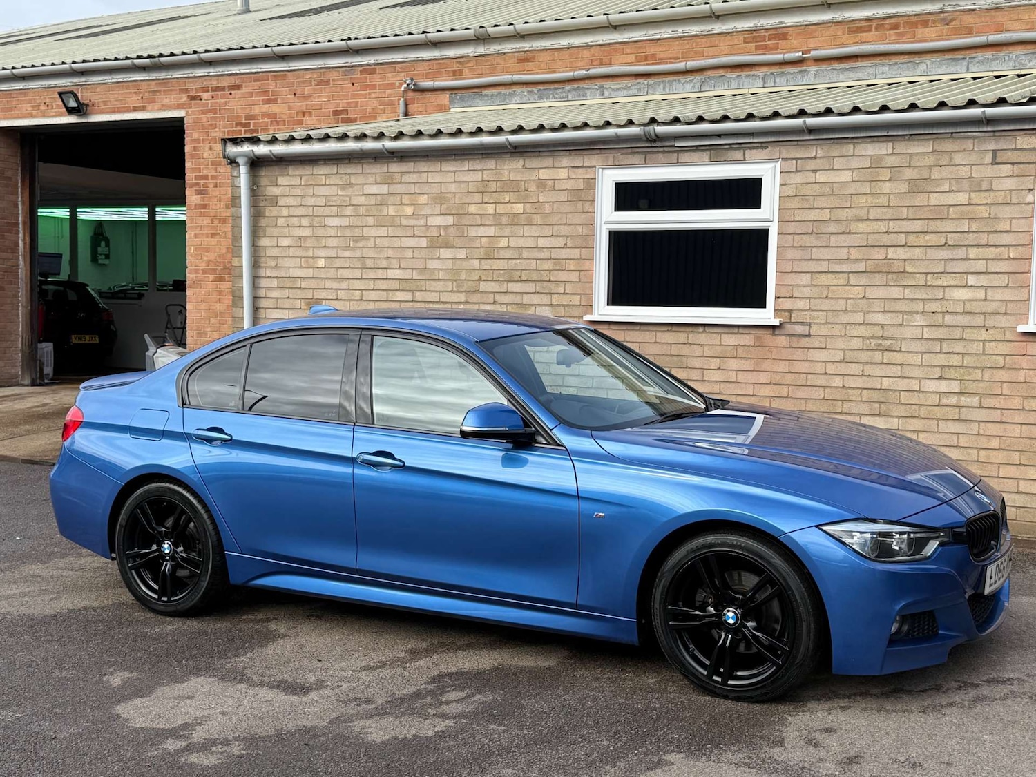 Used BMW 3 Series 2016 for sale - 77547724: Photo 34