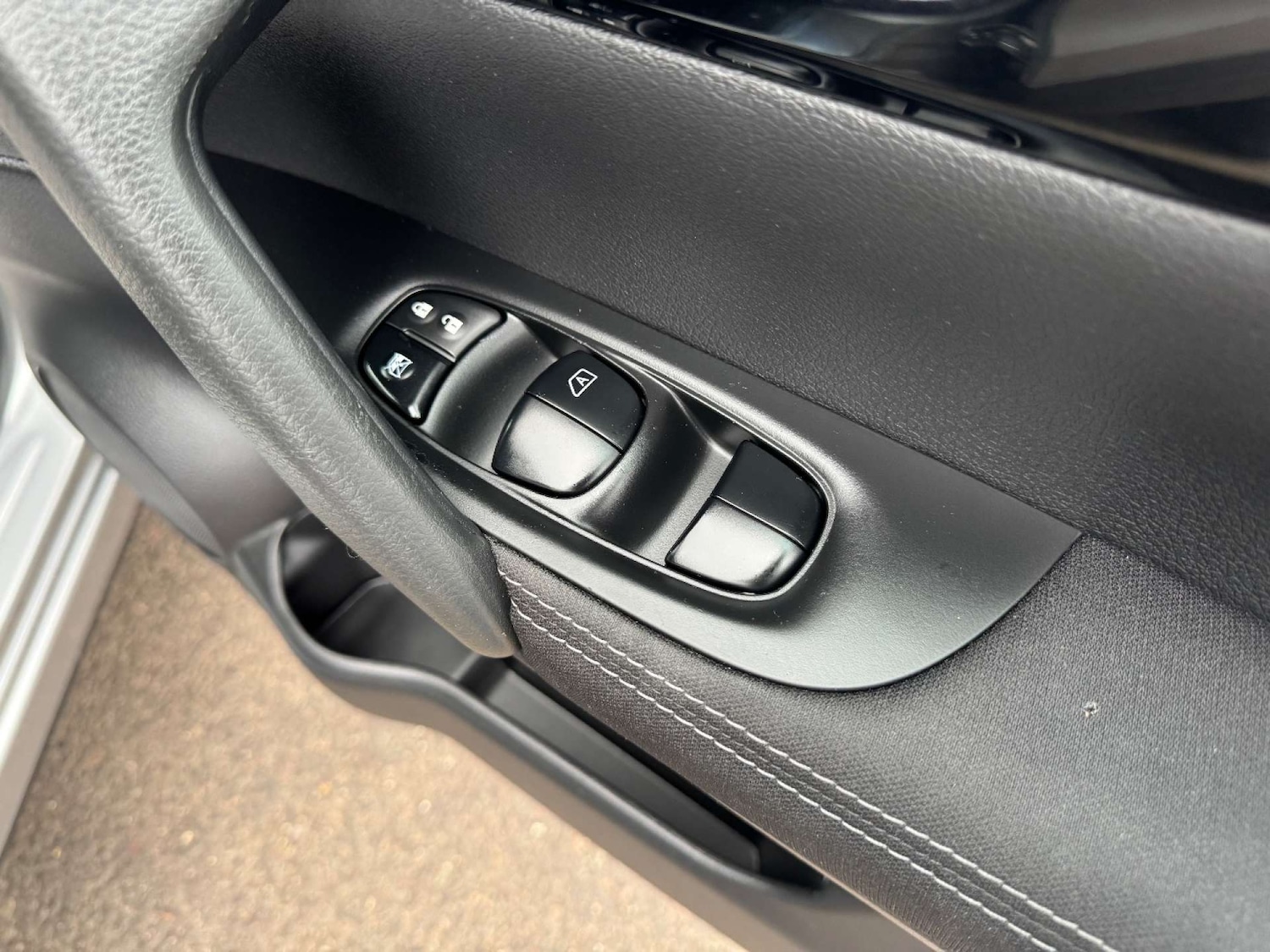 Used Nissan Qashqai 2017 for sale - 76330093: Photo 40