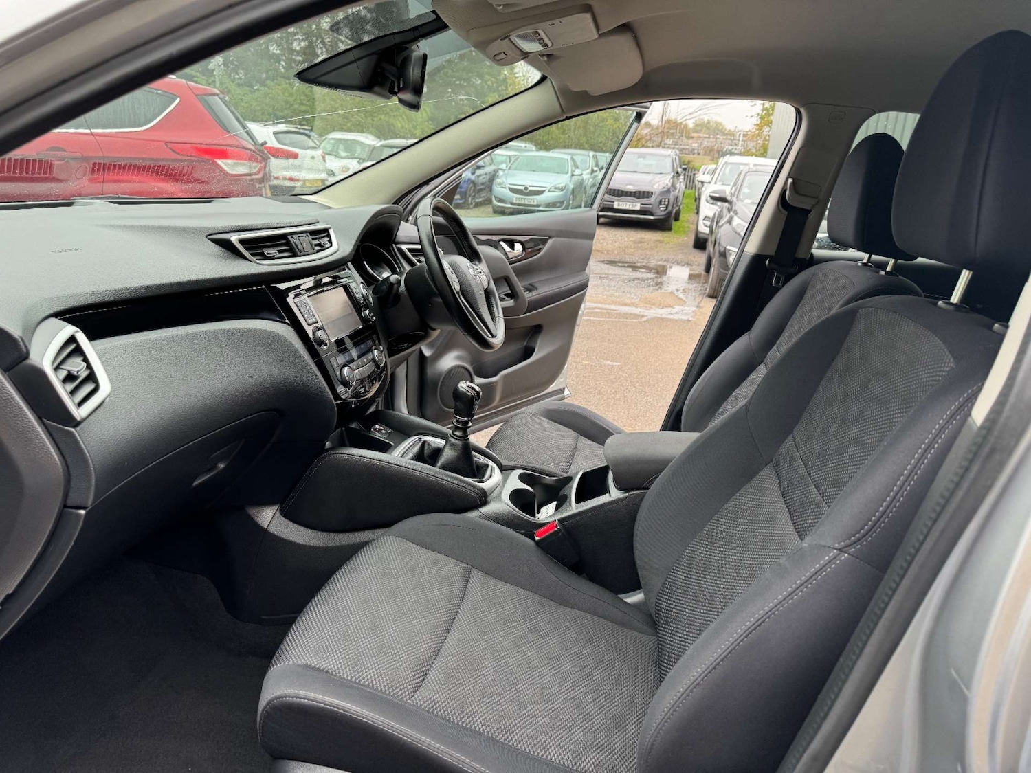 Used Nissan Qashqai 2017 for sale - 76330093: Photo 75