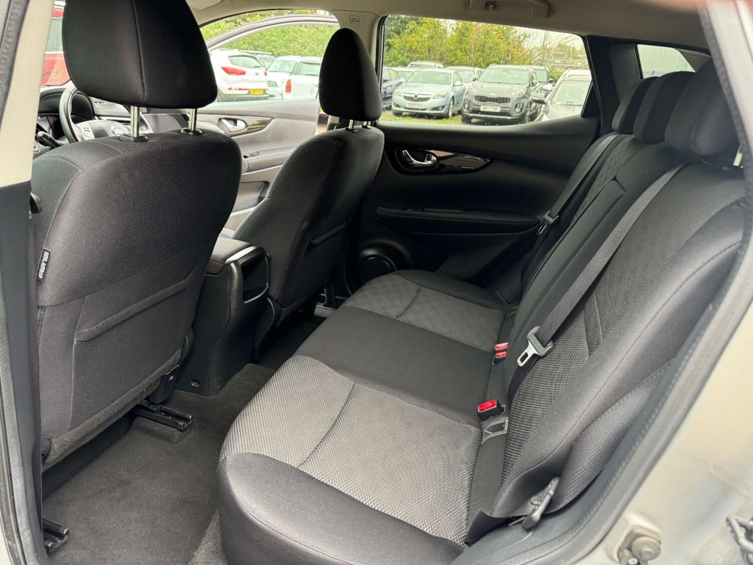 Used Nissan Qashqai 2017 for sale - 76330093: Photo 80