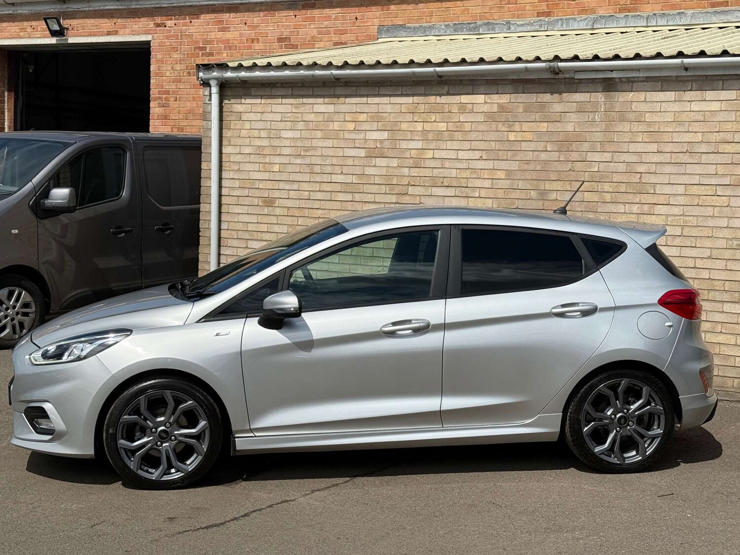 Used Ford Fiesta 2018 for sale - 76277540: Photo 40