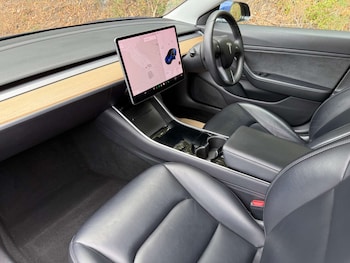 Used Tesla Model 3 2019 for sale - 79546576: Photo