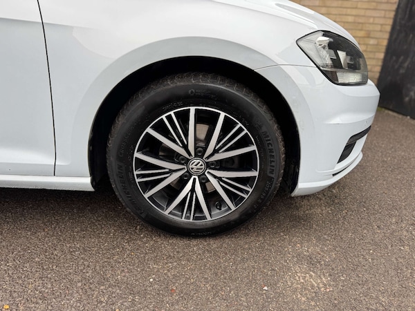 Used Volkswagen Golf 2018 for sale - 74772217: Photo 32