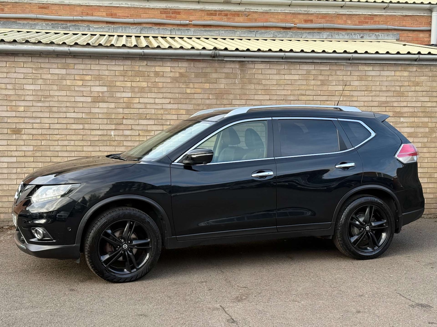 Used Nissan X-Trail 2016 for sale - 77652992: Photo 32