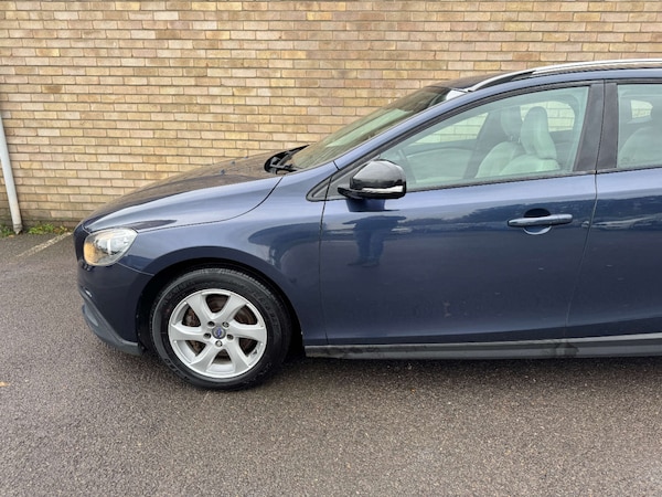 Used Volvo V40 2014 for sale - 74772224: Photo 16