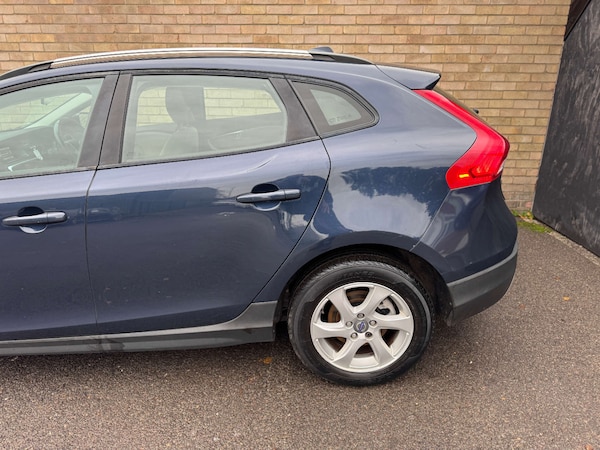 Used Volvo V40 2014 for sale - 74772224: Photo 19