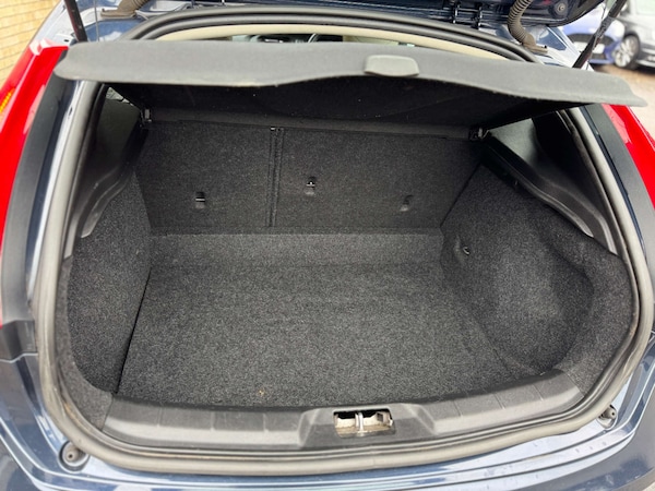 Used Volvo V40 2014 for sale - 74772224: Photo 35