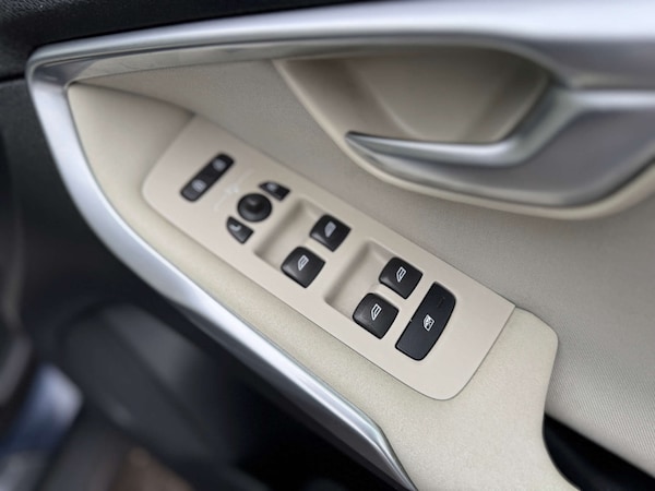 Used Volvo V40 2014 for sale - 74772224: Photo 38