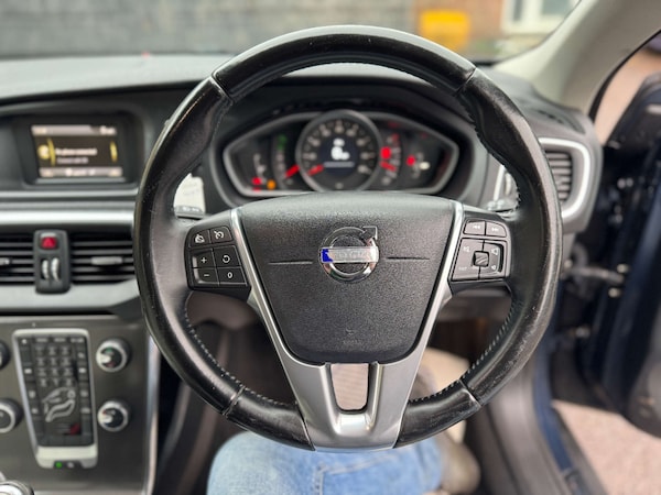 Used Volvo V40 2014 for sale - 74772224: Photo 45
