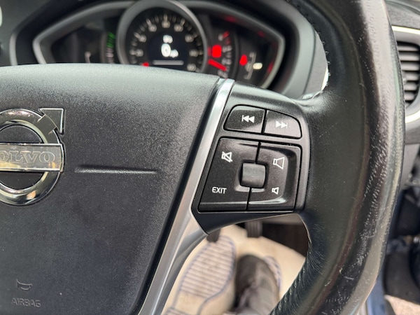 Used Volvo V40 2014 for sale - 74772224: Photo 47