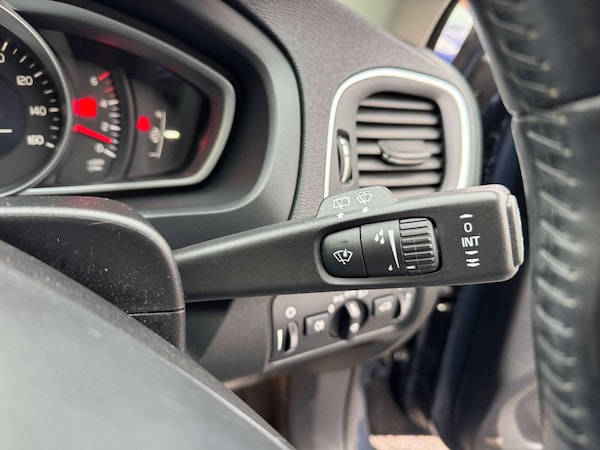 Used Volvo V40 2014 for sale - 74772224: Photo 49