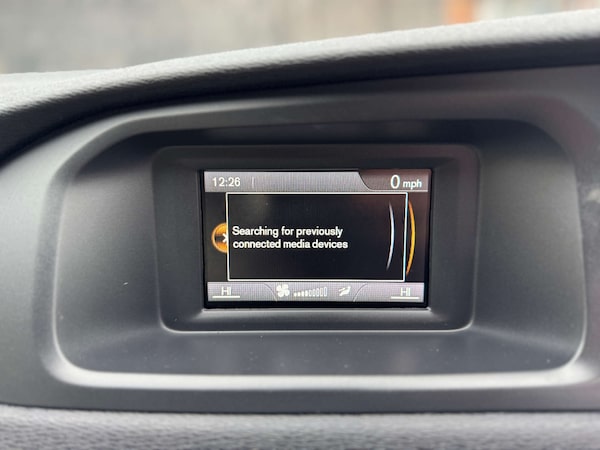 Used Volvo V40 2014 for sale - 74772224: Photo 58