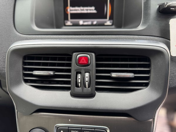 Used Volvo V40 2014 for sale - 74772224: Photo 59