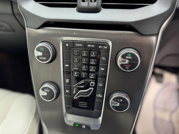 Used Volvo V40 2014 for sale - 74772224: Photo 61