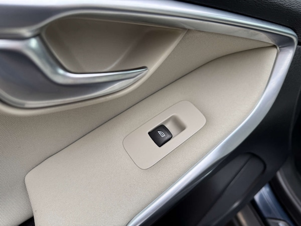 Used Volvo V40 2014 for sale - 74772224: Photo 69