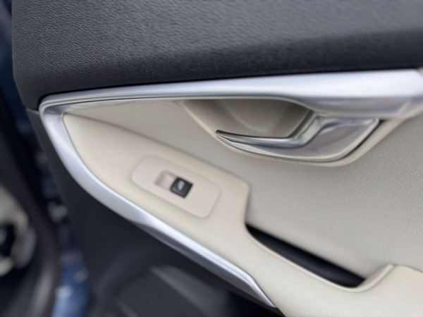 Used Volvo V40 2014 for sale - 74772224: Photo 82
