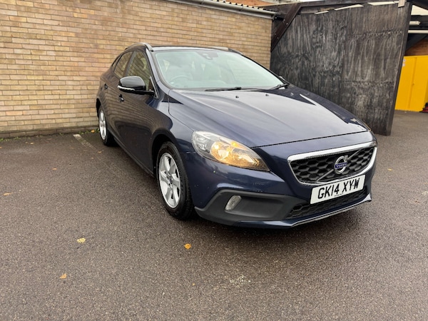Used Volvo V40 2014 for sale - 74772224: Photo 9