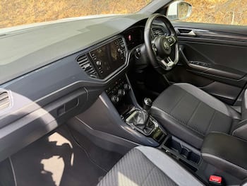 Used Volkswagen T-Roc 2018 for sale - 79571743: Photo