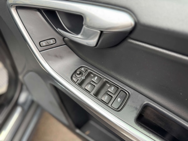Used Volvo XC60 2016 for sale - 74772269: Photo 41